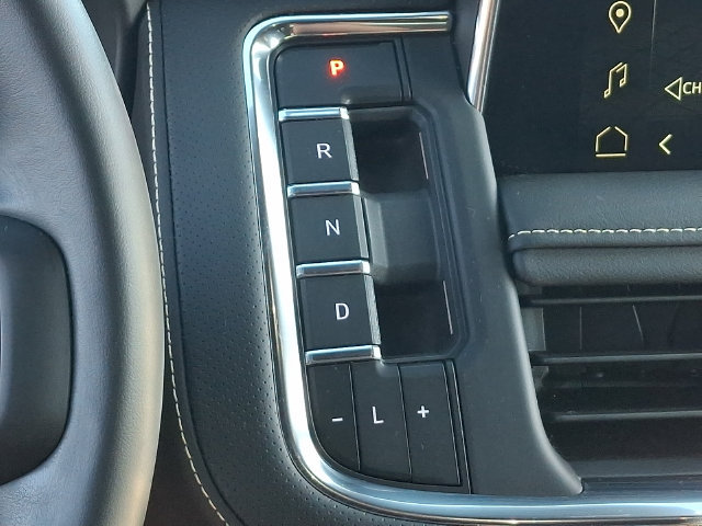 Used 2024 GMC Yukon XL SLT w/ SLT Luxury Package AWD/4WD image 11