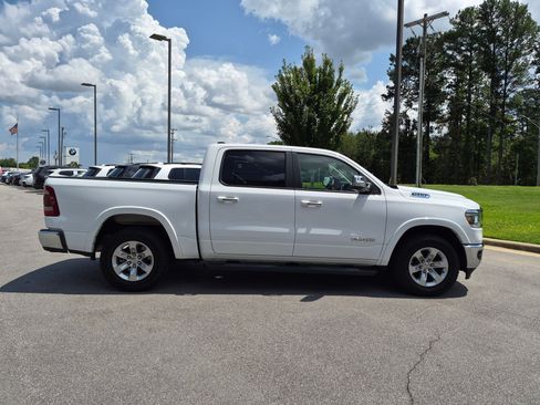 Used 2022 RAM 1500 Laramie AWD/4WD image 2