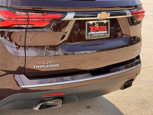 Used 2023 Chevrolet Traverse Premier image 6
