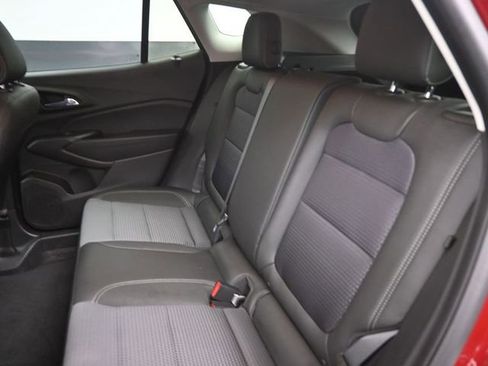 Used 2025 Chevrolet Trax LT image 23