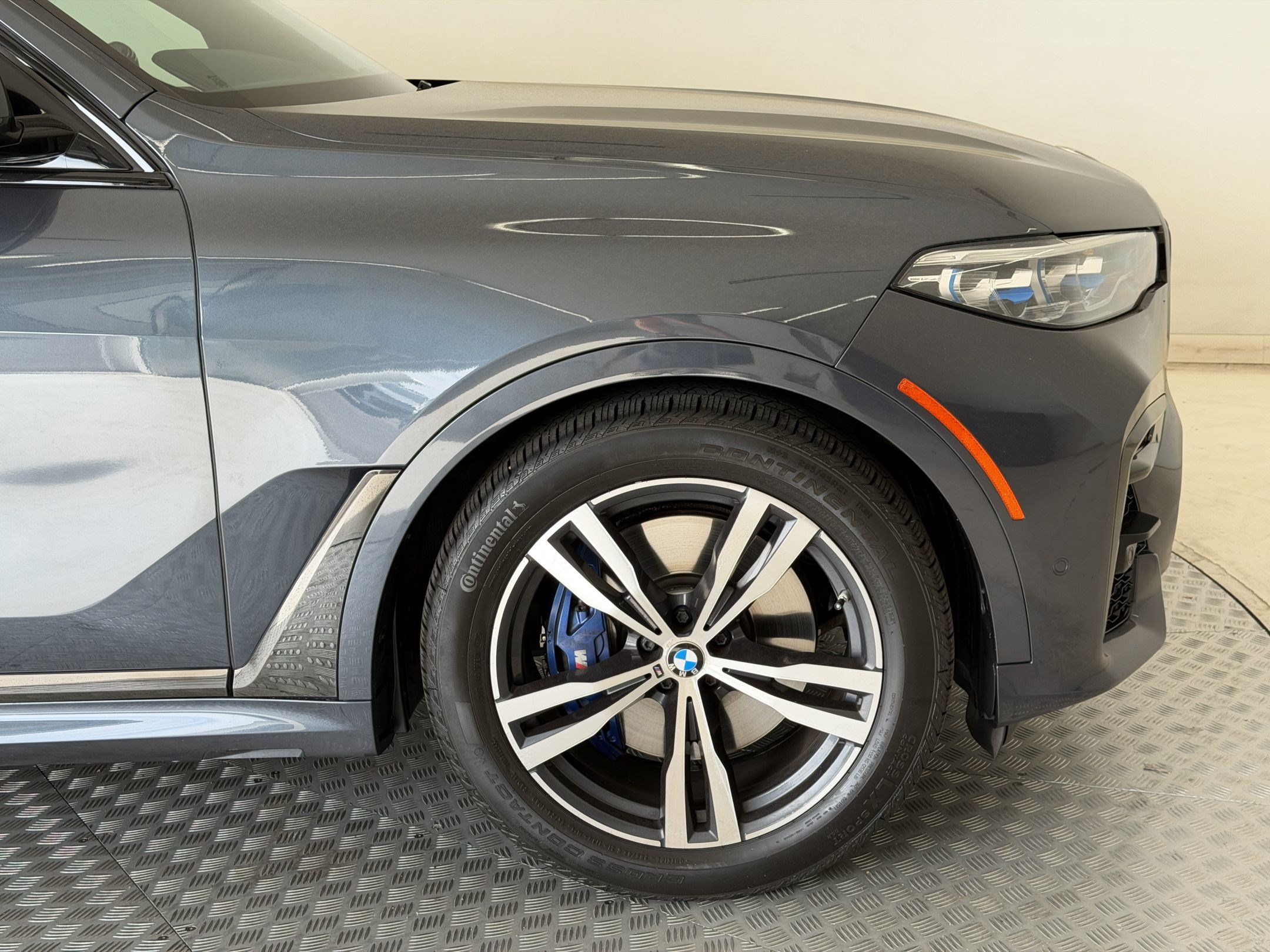 Used 2021 BMW X7 M50i w/ Executive Package AWD/4WD image 13