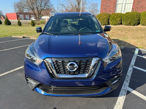 Used 2019 Nissan Kicks SR image 16