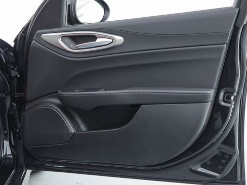 New 2025 Alfa Romeo Giulia w/ Veloce Package Rwd image 12