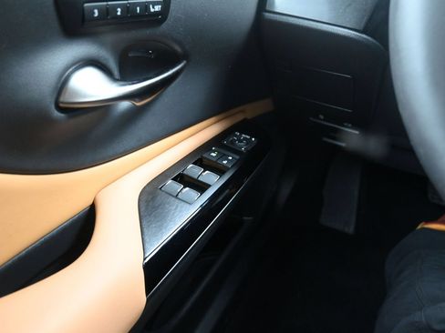 Used 2023 Lexus ES 250 w/ Premium Package AWD/4WD image 42