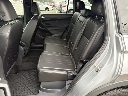 Used 2023 Volkswagen Tiguan SE R-Line AWD/4WD image 31
