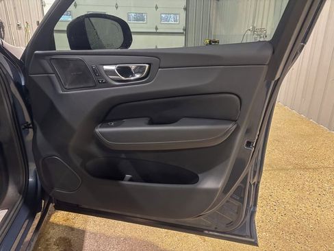 Used 2023 Volvo XC60 B6 Ultimate w/ Climate Package image 28