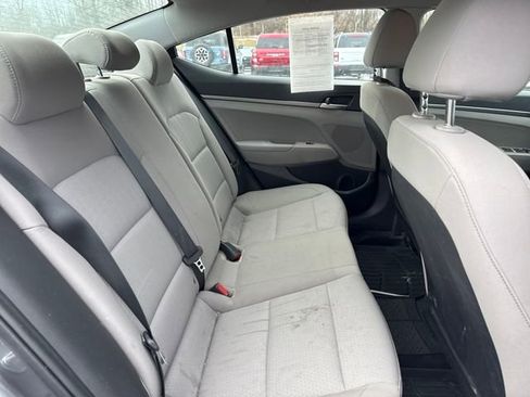 Used 2018 Hyundai Elantra SE image 11