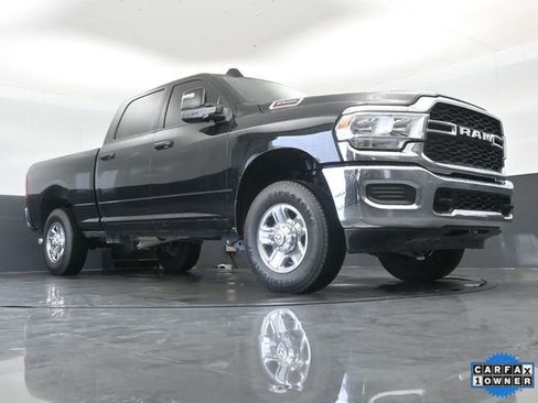 Used 2024 RAM 2500 Tradesman w/ Chrome Appearance Group AWD/4WD image 25