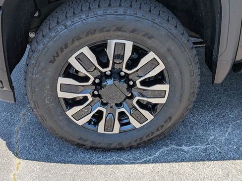 New 2026 GMC Sierra 2500 Denali Ultimate AWD/4WD image 9