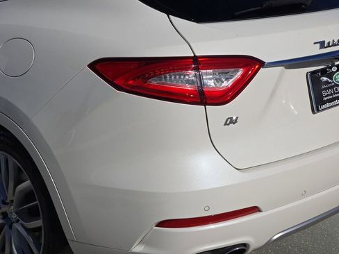 Used 2020 Maserati Levante GranLusso image 38