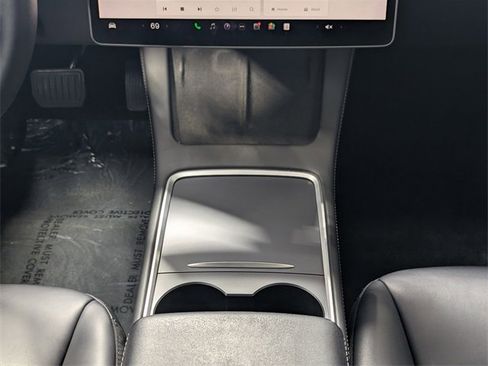 Used 2023 Tesla Model 3 Standard Range image 12