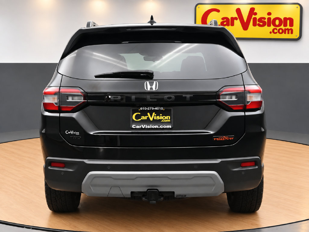 Used 2025 Honda Pilot TrailSport image 7