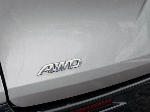 Used 2022 Toyota Sienna Platinum image 11