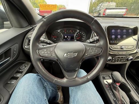 Used 2022 Chevrolet Equinox RS w/ RS Leather Package image 10