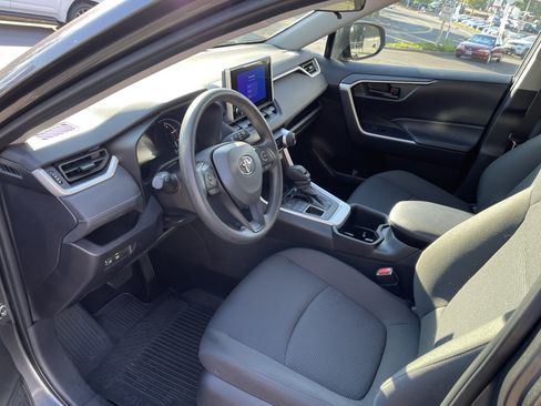 Certified 2024 Toyota RAV4 LE AWD/4WD image 9