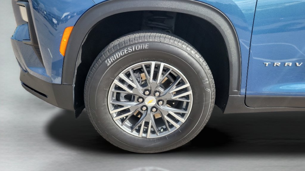 Used 2024 Chevrolet Traverse LS FWD image 26
