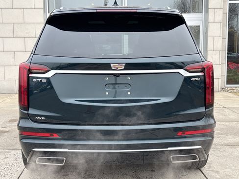 Used 2025 Cadillac XT6 Premium Luxury image 7