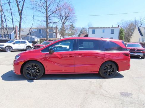 Certified 2023 Honda Odyssey Sport image 3