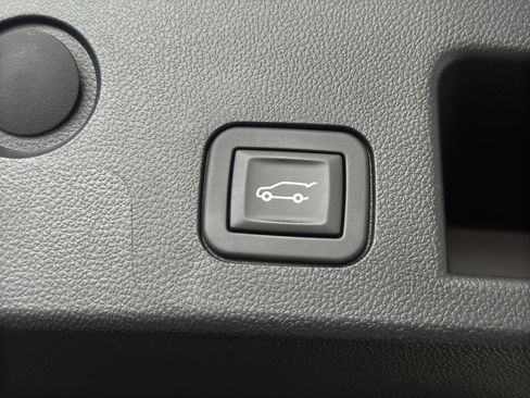 Used 2025 Chevrolet Equinox LT w/ Convenience Package II image 22