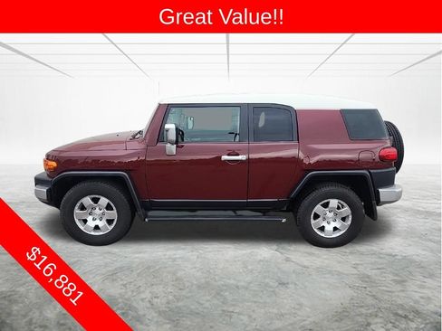 Used 2008 Toyota FJ Cruiser 2WD w/ Upgrade Pkg 1 image 2