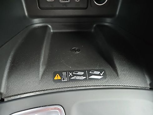 Used 2020 Chevrolet Equinox Premier image 23