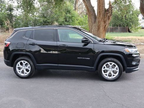 Used 2024 Jeep Compass Sport AWD/4WD image 3