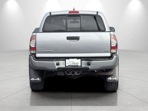 Used 2015 Toyota Tacoma 4x4 Double Cab w/ TRD Sport Package image 7