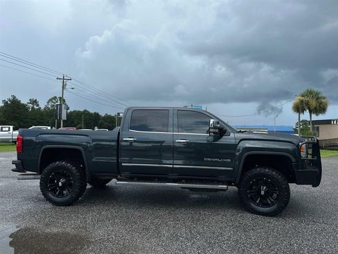 Used 2019 GMC Sierra 2500 Denali w/ Duramax Plus Package image 8