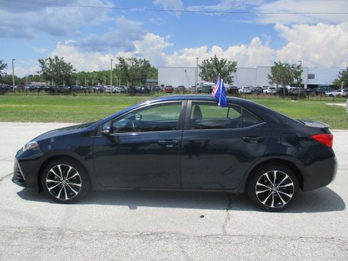 Used 2019 Toyota Corolla SE FWD image 4