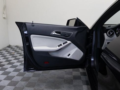 Used 2015 Mercedes-Benz CLA 250 image 12