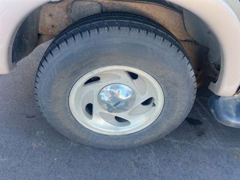 Used 1999 Ford Expedition XLT image 8