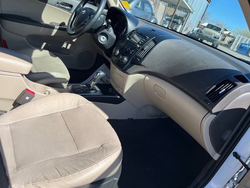 Used 2011 Hyundai Elantra SE image 34