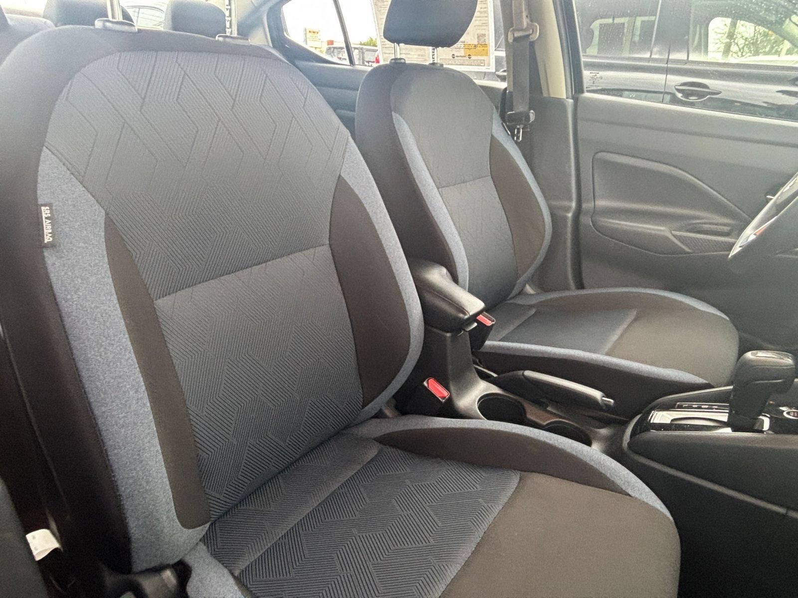 Used 2025 Nissan Versa SV FWD image 32