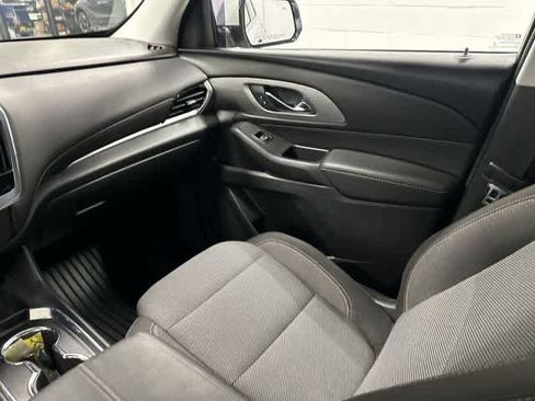 Used 2018 Chevrolet Traverse LT FWD image 13