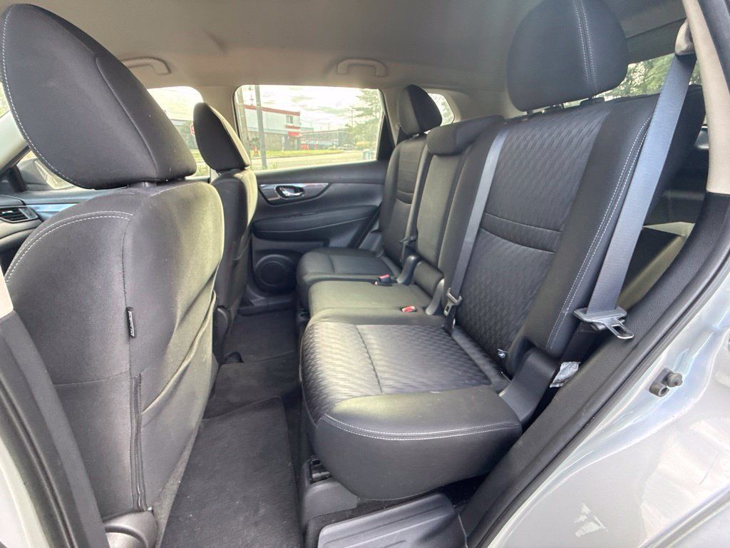 Used 2019 Nissan Rogue S w/ Special Edition Package AWD/4WD image 10