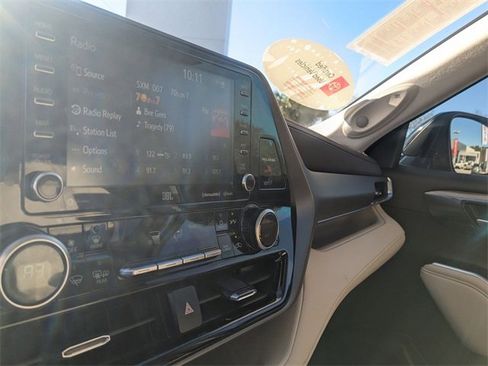 Certified 2022 Toyota Highlander Limited image 24