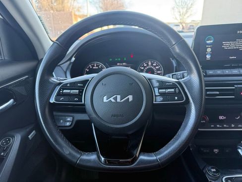 Used 2022 Kia Seltos SX image 8
