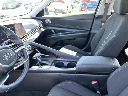 Certified 2023 Hyundai Elantra SEL w/ Convenience Package FWD image 20