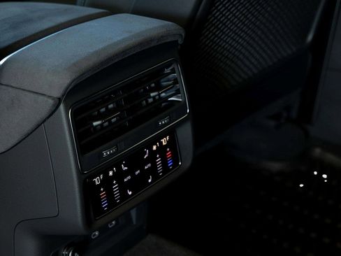 Used 2025 Audi RS Q8 performance image 29