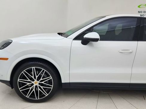 Used 2024 Porsche Cayenne Coupe AWD/4WD image 9