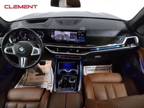 Used 2023 BMW X7 M60i image 37