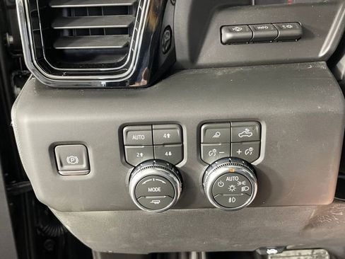 New 2026 GMC Sierra 1500 AT4 w/ AT4 Premium Package AWD/4WD image 10