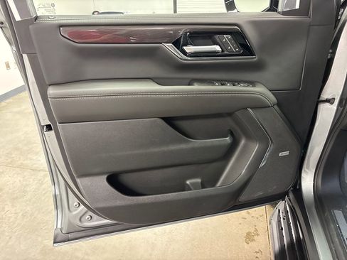 New 2026 GMC Yukon Elevation w/ Elevation Premium Package AWD/4WD image 21