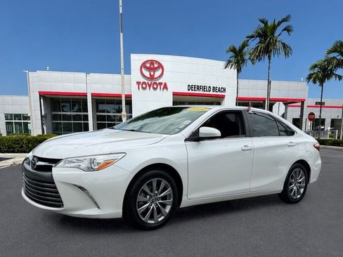 Used 2017 Toyota Camry XLE FWD image 3