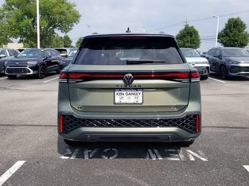 New 2026 Volkswagen Tiguan SE R-Line AWD/4WD image 3