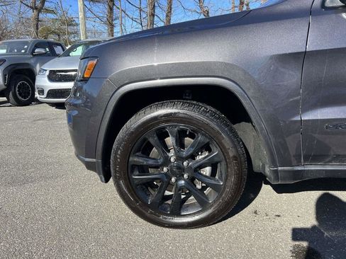 Certified 2021 Jeep Grand Cherokee Laredo X image 13