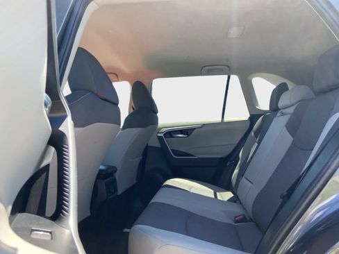 Used 2025 Toyota RAV4 XLE FWD image 12