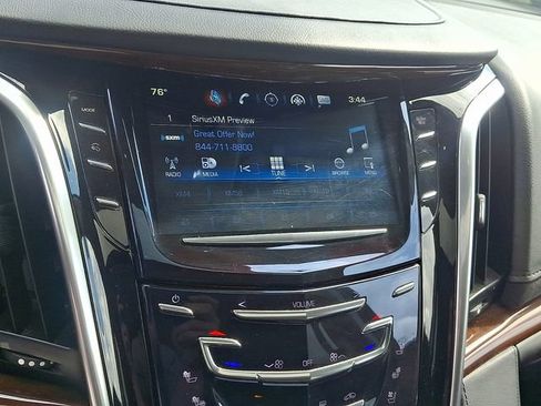 Used 2020 Cadillac Escalade Luxury AWD/4WD image 9