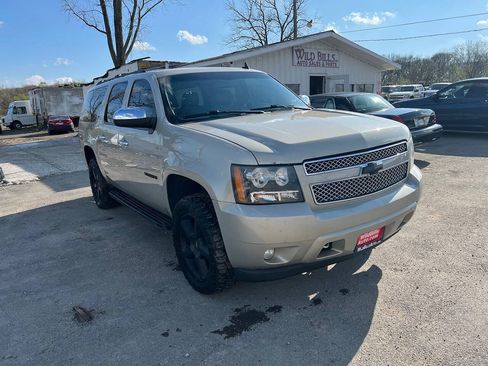Used 2013 Chevrolet Suburban LT w/ All-Star Edition AWD/4WD image 3