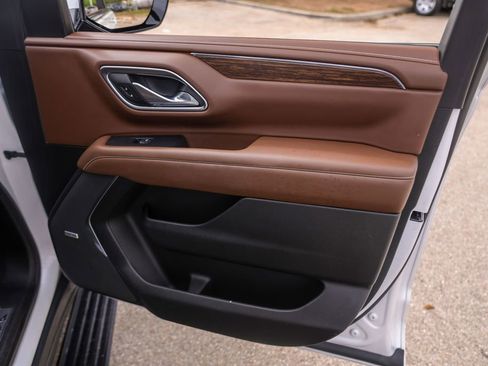 Used 2023 Chevrolet Tahoe High Country w/ Premium Package image 35